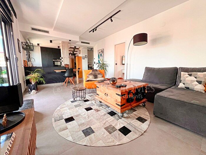 Casas en venta y pisos alquiler - 1