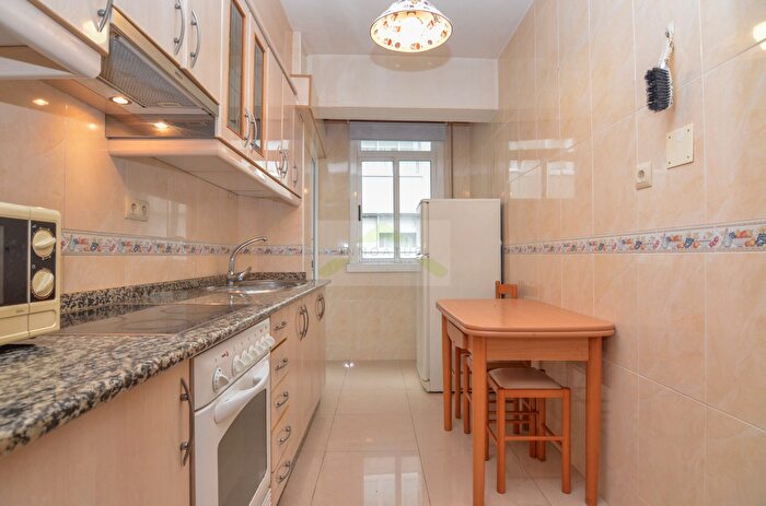 Piso en alquiler en Sagrada Familia, A Coruña Capital de 3 habitaciones