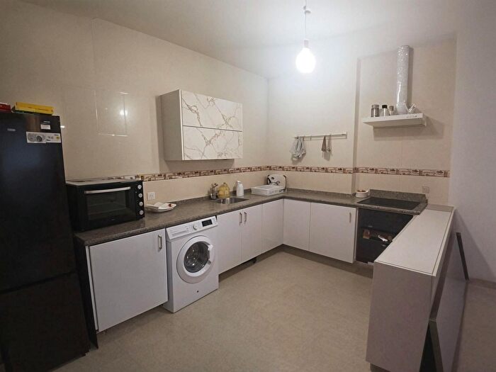 Casas en venta y pisos alquiler - 2