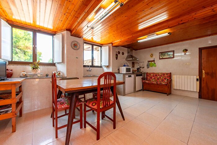 Casas en venta y pisos alquiler - 3
