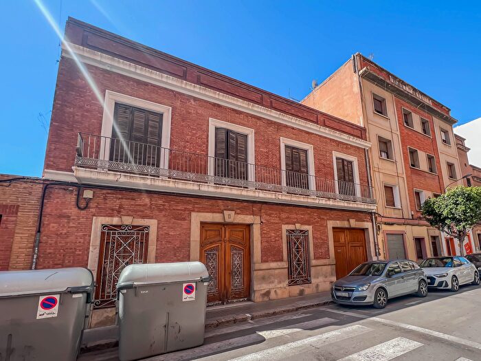 Casas en venta y pisos alquiler - 1