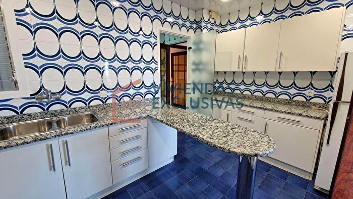Casas en venta y pisos alquiler - 3