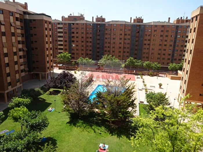 Piso en venta en El Rabal, La Jota de 3 habitaciones