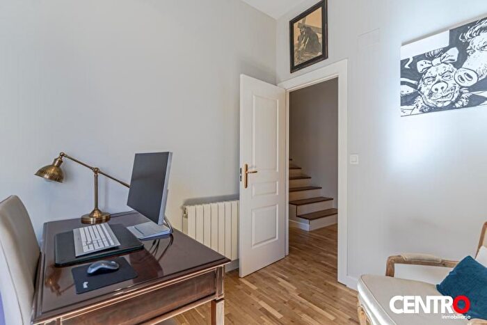 Casas en venta y pisos alquiler - 3