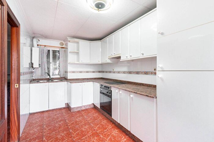 Casas en venta y pisos alquiler - 2