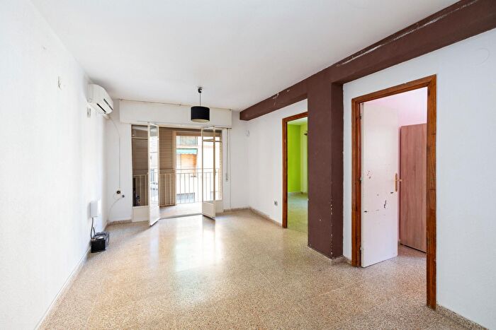 Casas en venta y pisos alquiler - 1