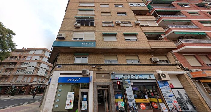 Piso en venta en Sur, El Carmen de 4 habitaciones