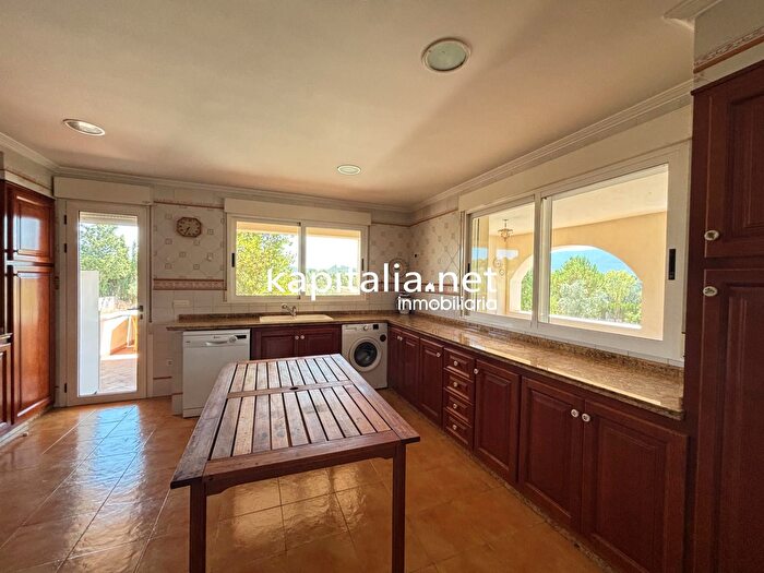 Casas en venta y pisos alquiler - 2
