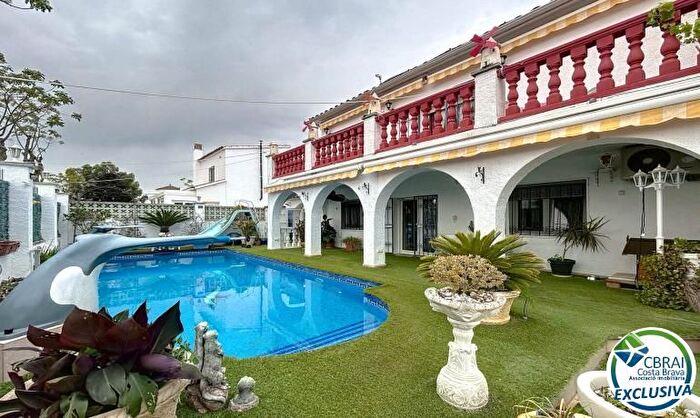 Casa en venta en Montgrí, Empuriabrava de 5 habitaciones