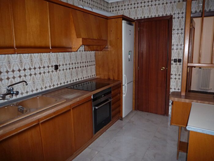 Casas en venta y pisos alquiler - 3