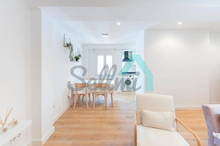 Casas en venta y pisos alquiler - 3