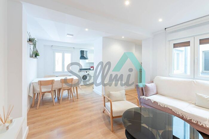 Casas en venta y pisos alquiler - 1