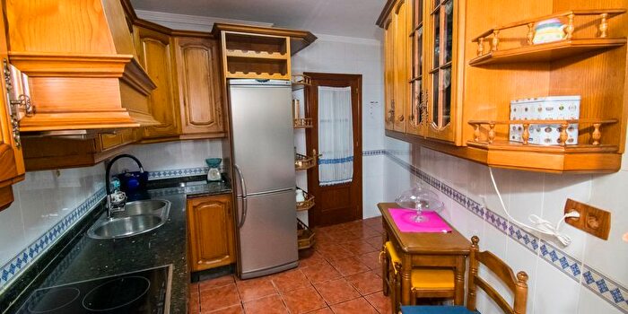 Casas en venta y pisos alquiler - 3