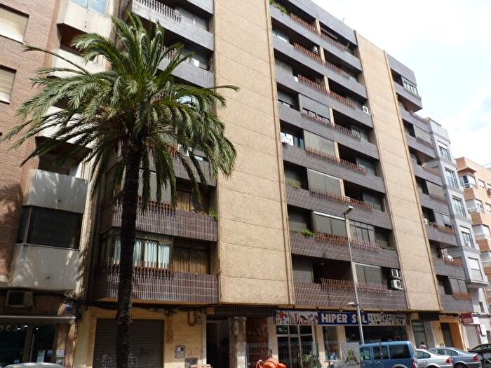Casas en venta y pisos alquiler - 1