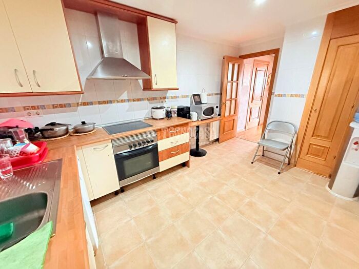 Casas en venta y pisos alquiler - 2