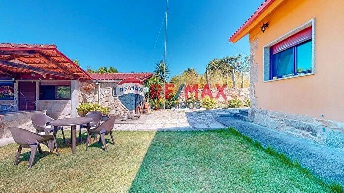 Casa en venta en Salvaterra de Miño, Pontevedra de 6 habitaciones