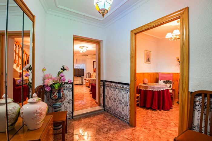 Casas en venta y pisos alquiler - 3