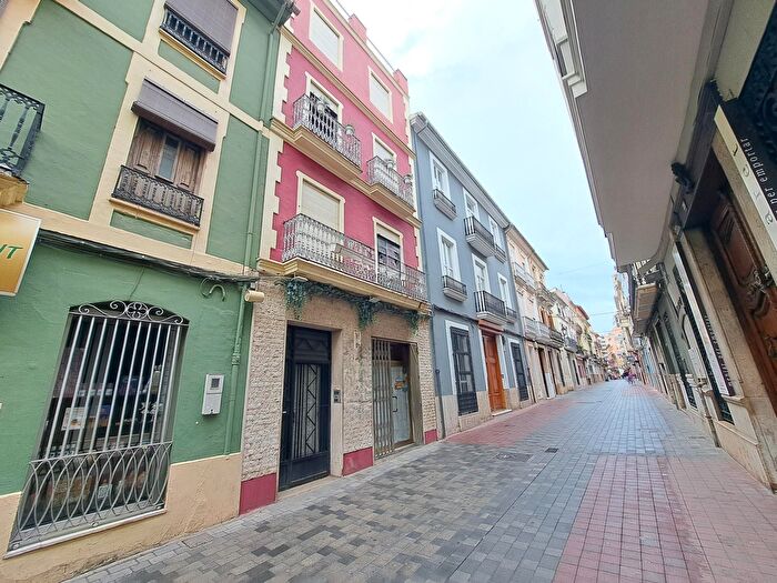 Casas en venta y pisos alquiler - 1