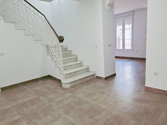 Casas en venta y pisos alquiler - 1