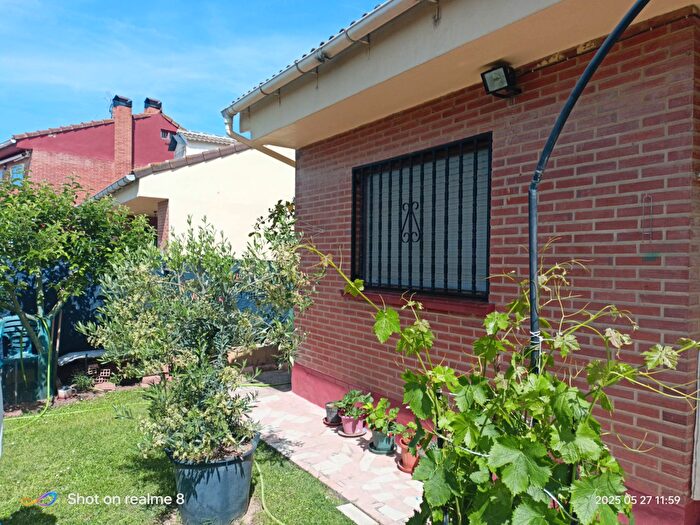 Casas en venta y pisos alquiler - 2