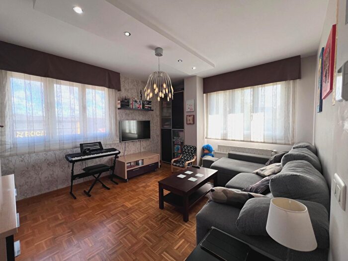 Casas en venta y pisos alquiler - 1