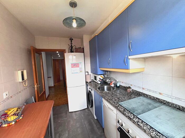 Casas en venta y pisos alquiler - 3
