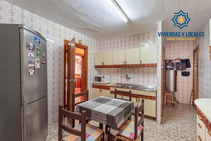 Casas en venta y pisos alquiler - 2