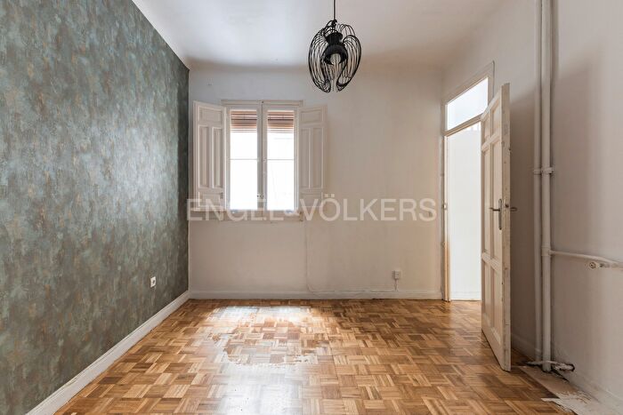 Casas en venta y pisos alquiler - 3