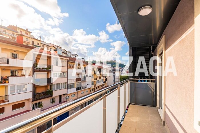 Casas en venta y pisos alquiler - 1