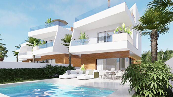 Casas en venta y pisos alquiler - 3