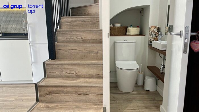 Casas en venta y pisos alquiler - 3