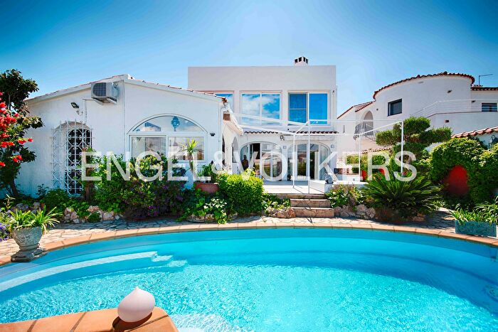 Casa en venta en Francolí Freser Noguera, Empuriabrava de 6 habitaciones