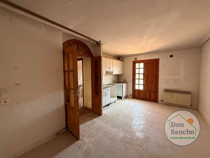 Casas en venta y pisos alquiler - 3