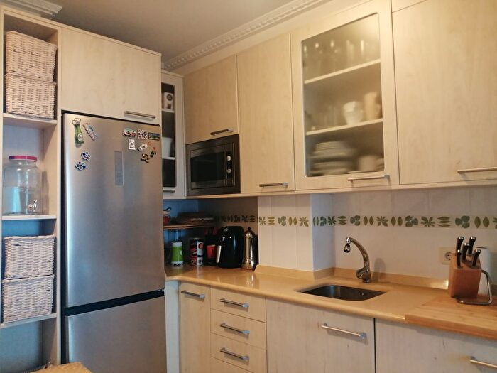 Casas en venta y pisos alquiler - 2