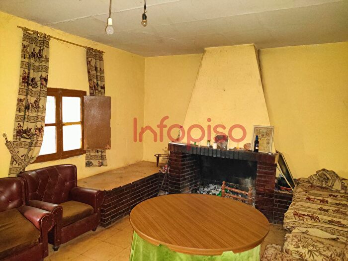 Casas en venta y pisos alquiler - 3