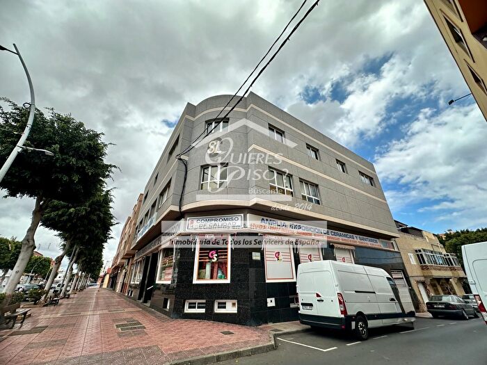 Piso en venta en Vecindario El Doctoral Cruce de Sardina, Santa Lucía de Tirajana de 9 habitaciones