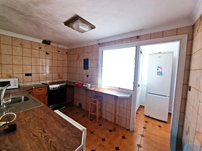 Casas en venta y pisos alquiler - 2