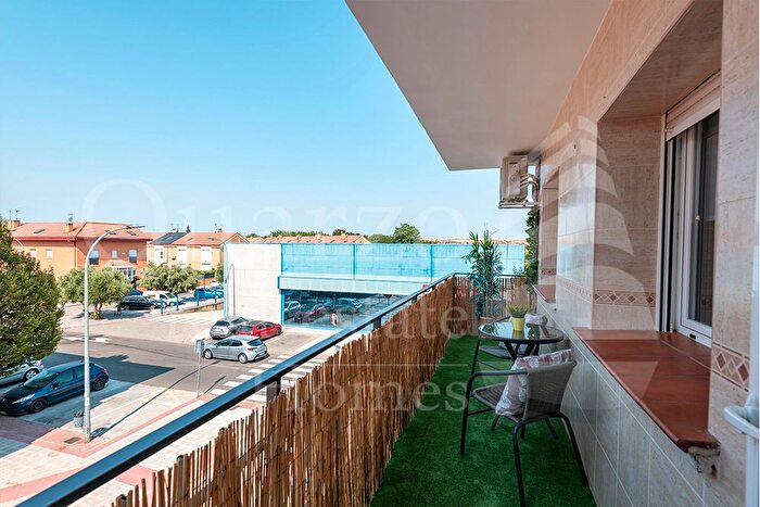 Casas en venta y pisos alquiler - 3