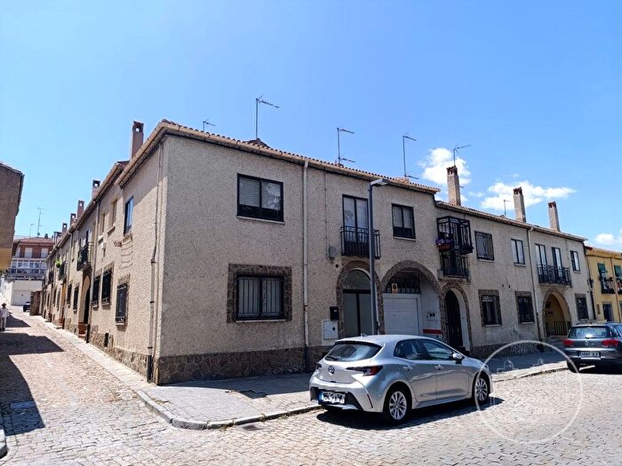 Casas en venta y pisos alquiler - 1