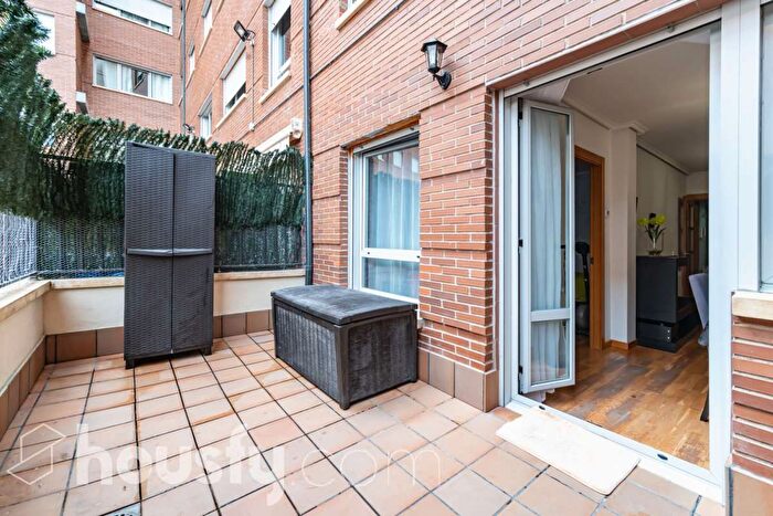 Casas en venta y pisos alquiler - 1