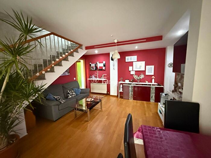 Casas en venta y pisos alquiler - 2