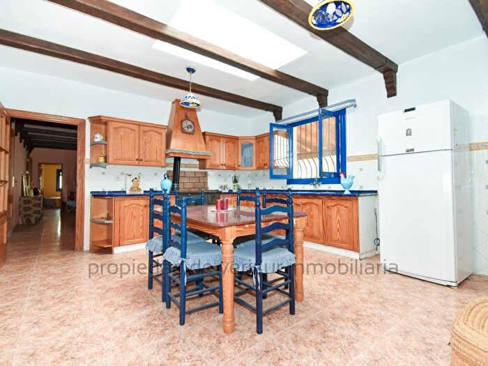 Casas en venta y pisos alquiler - 3