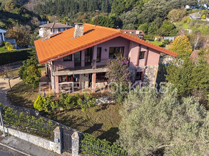 Casa en venta en Lekeitio, Bizkaia de 7 habitaciones