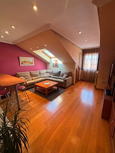 Casas en venta y pisos alquiler - 1