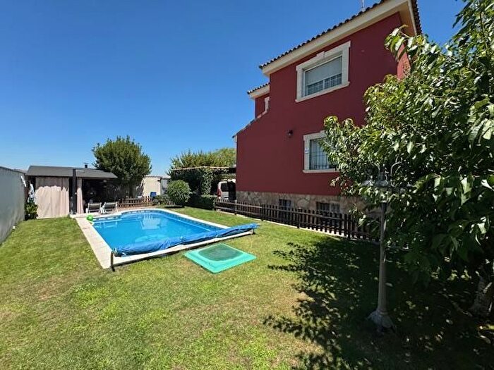 Casa en venta en Galápagos, Guadalajara de 4 habitaciones