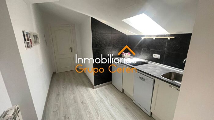 Casas en venta y pisos alquiler - 3