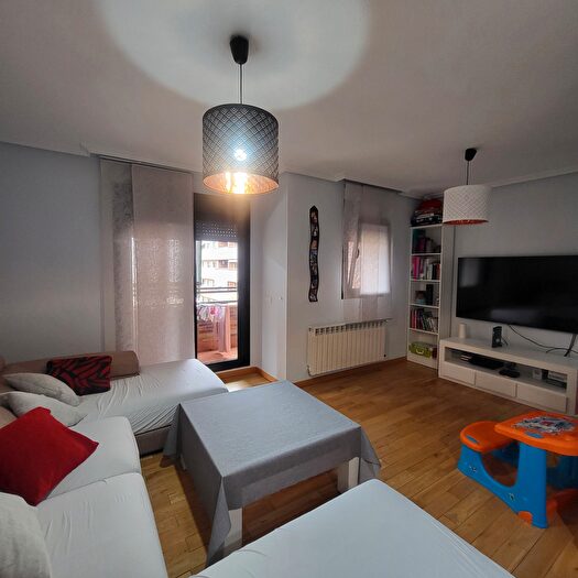 Casas en venta y pisos alquiler - 1