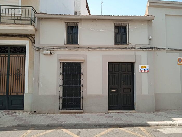 Casas en venta y pisos alquiler - 1