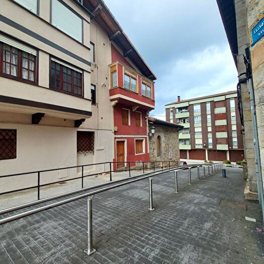 Casas en venta y pisos alquiler - 1