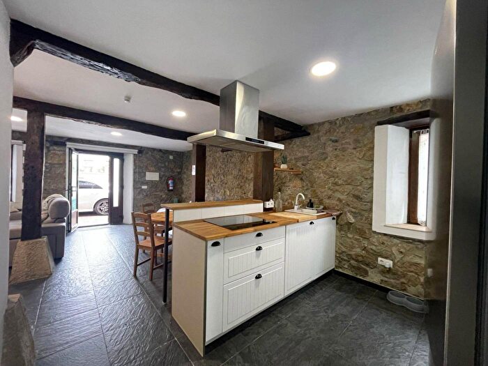 Casas en venta y pisos alquiler - 2
